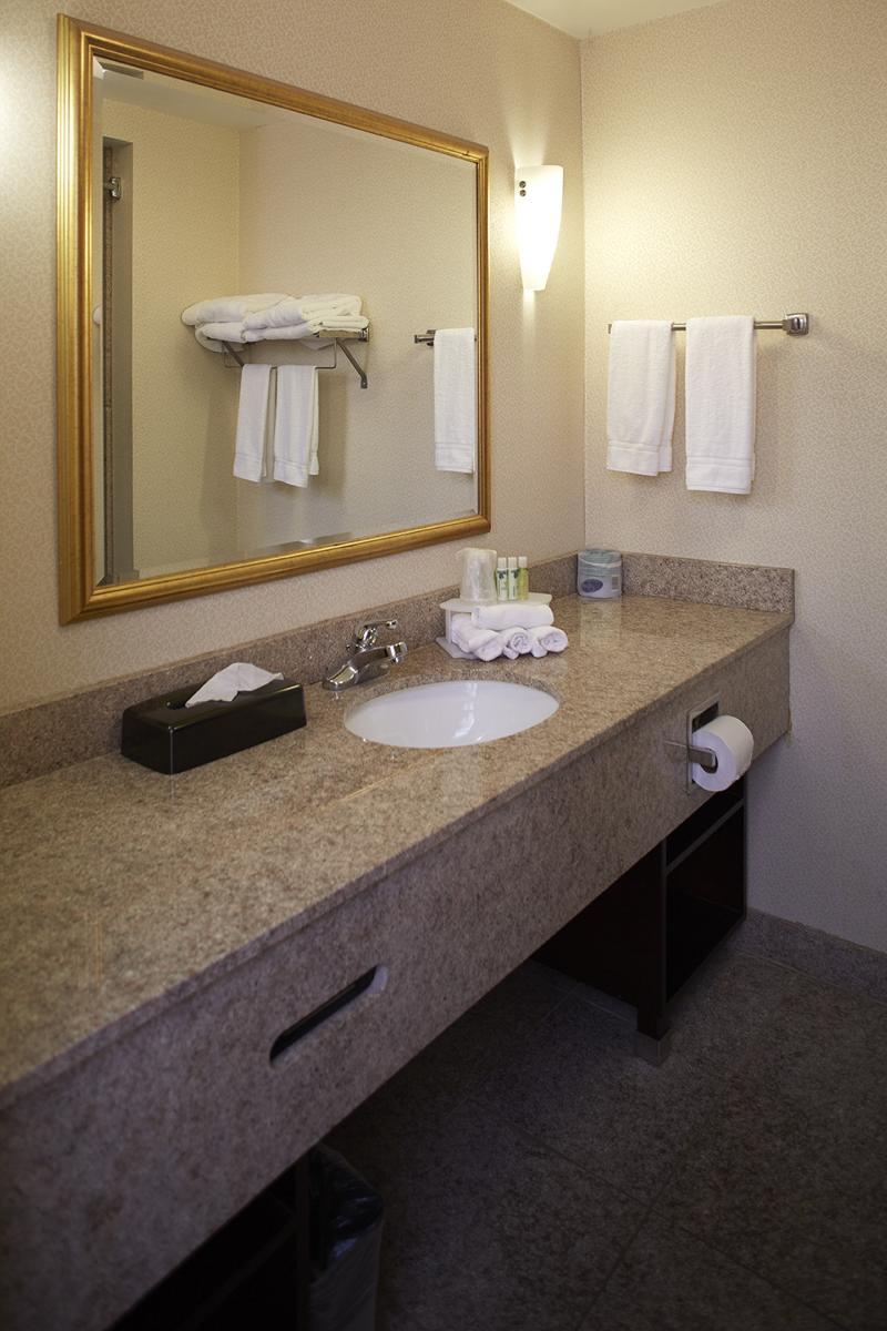 Holiday Inn Express & Suites Orangeburg By Ihg Exterior foto
